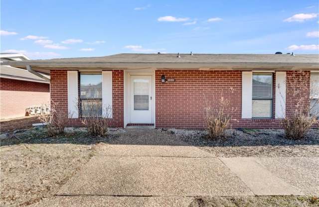 1821  S 14th  ST photos photos