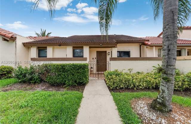 17361 NW 66th Ct Gallery 1