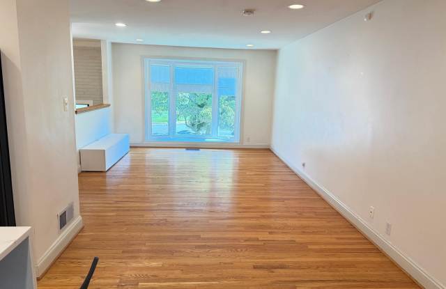 5628 ALTA VISTA Road Gallery 2