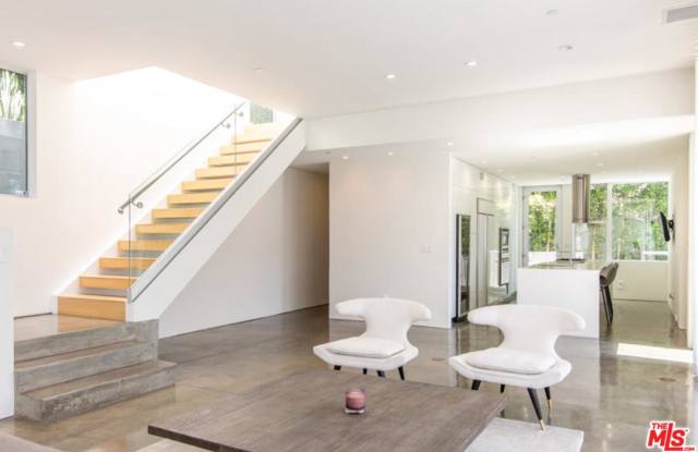 2955 SWAN Place Gallery 4