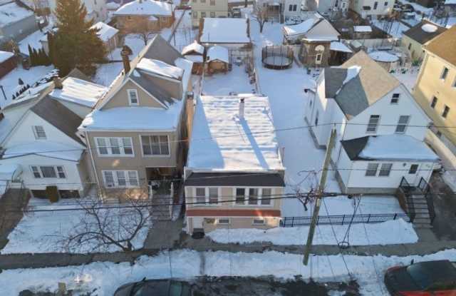 245 Pierre Ave photos photos