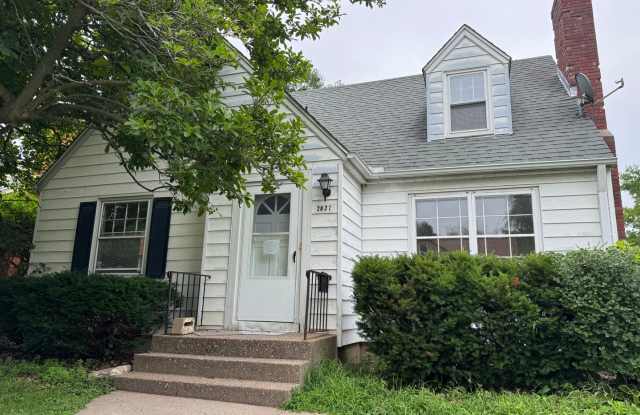 Spacious Home In Quiet Town - 2027 37th Street, Rock Island, IL 61201