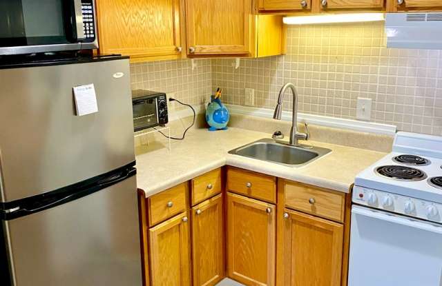 Beautiful Condo Utilities Incl in Marina Community! photos photos