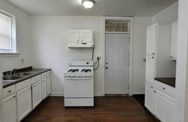 2050 North Kostner Ave. Gallery 4