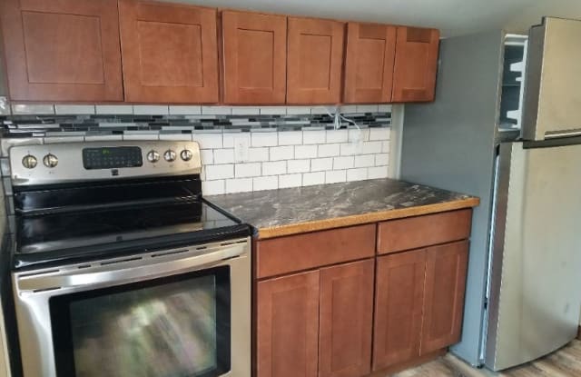 704 S Oak St Unit B - 704 South Oak Street, Mount Pleasant, MI 48858