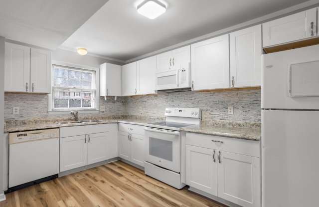 Townhouse Available first of the year in Jacksonville! Gallery 3