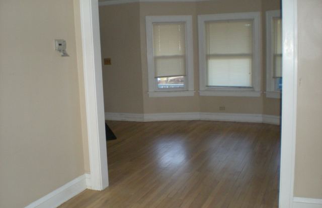 1651 Victoria Avenue Gallery 2