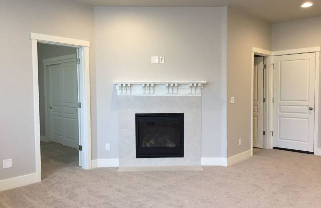 Beautiful 4 Bedroom | 3.5 Bathroom | Single Family Home | Located in Pohlman Woods Community Gallery 4
