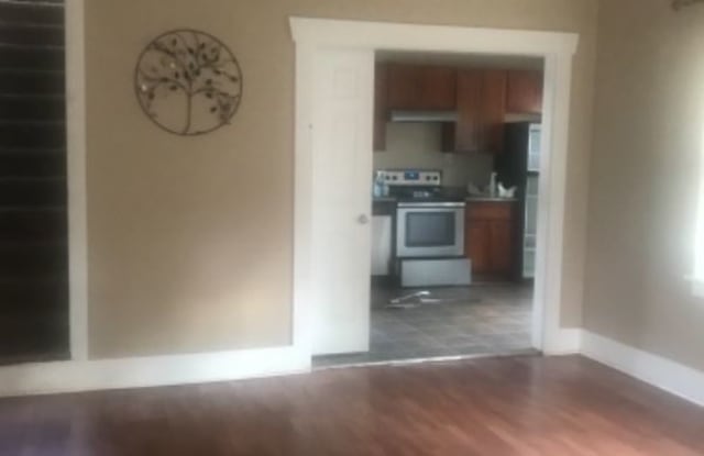 1106 S 25th St - 1106 South 25th Street, Tacoma, WA 98405