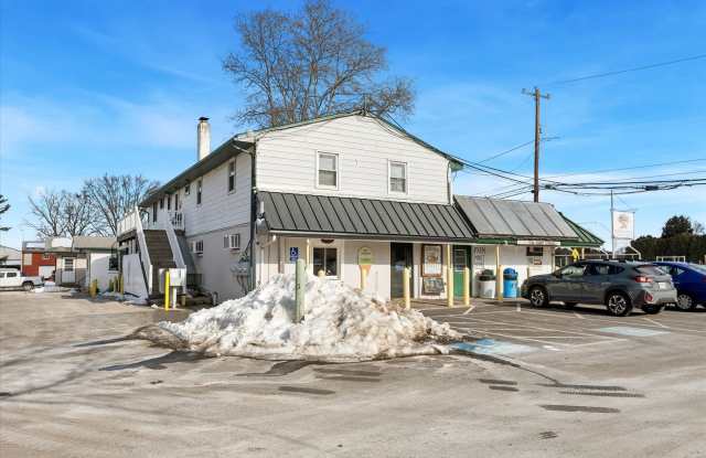 Available Immediately – 1B/1B Recently Renovated Unit photos photos