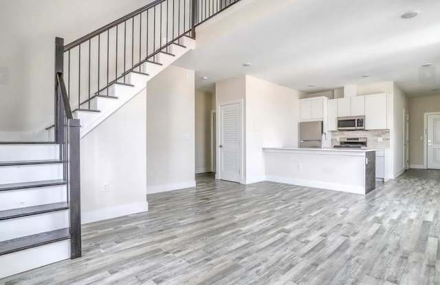 140 AVENUE B Gallery 1