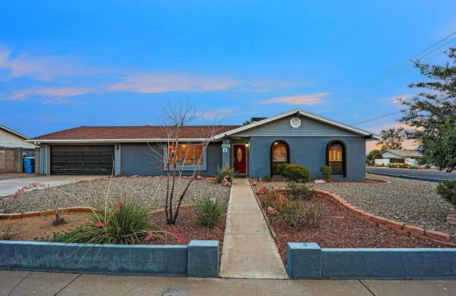 Coming Soon! ​Beautiful 4 bed, 2 bath Home, NO HOA! (Available 05/15/26) photos photos