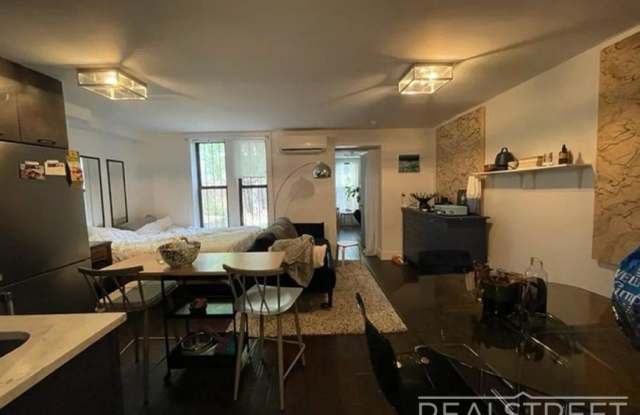 807 Quincy Street photos photos
