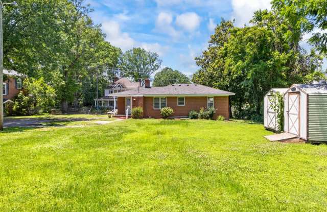 2 Bedroom Brick Ranch in Historic District of Wake Forest Gallery 3