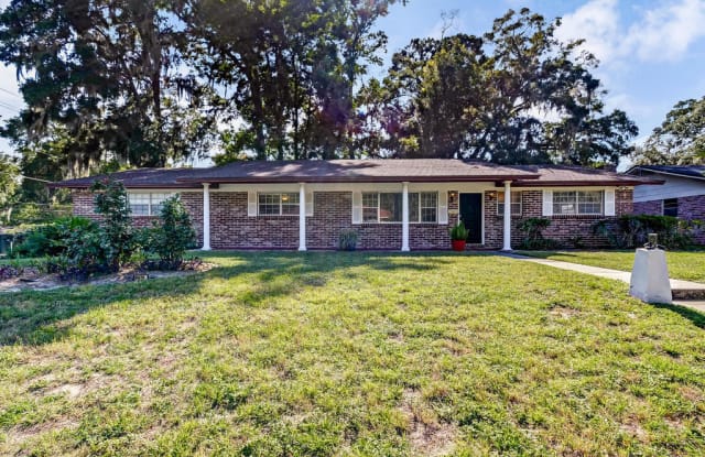 8470 LYNDA SUE LN E - 8470 Lynda Sue Ln E, Jacksonville, FL 32217