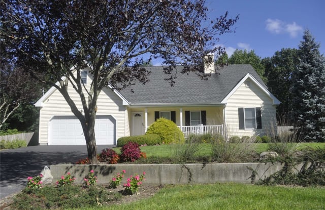 1056 Peconic Bay Boulevard - 1056 Peconic Bay Boulevard, Laurel, NY 11948