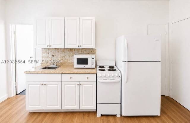 3025 Indian Creek Dr Gallery 3