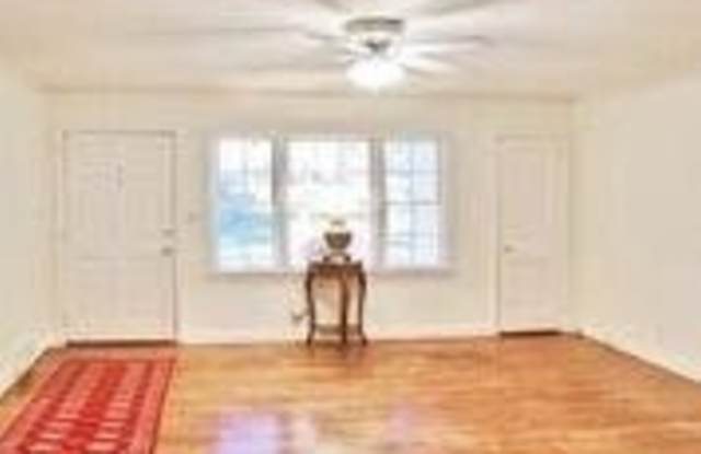 1261 Kingsley Circle NE Gallery 3