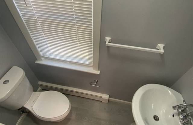 8 Regina Rd unit: A Gallery 4