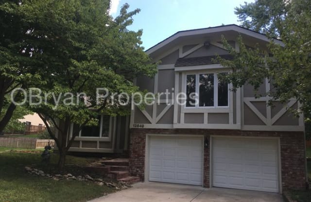 12849 Pembroke Circle - 12849 Pembroke Circle, Leawood, KS 66209
