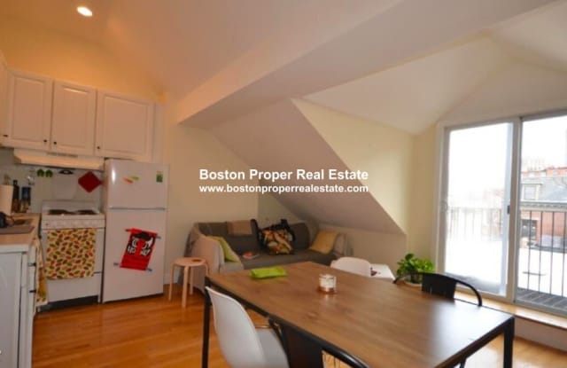 14 S Russell St Apt 4 - 14 South Russell Street, Boston, MA 02114