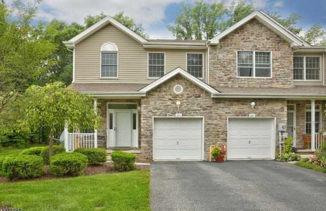 215 Raymound Blvd photos photos
