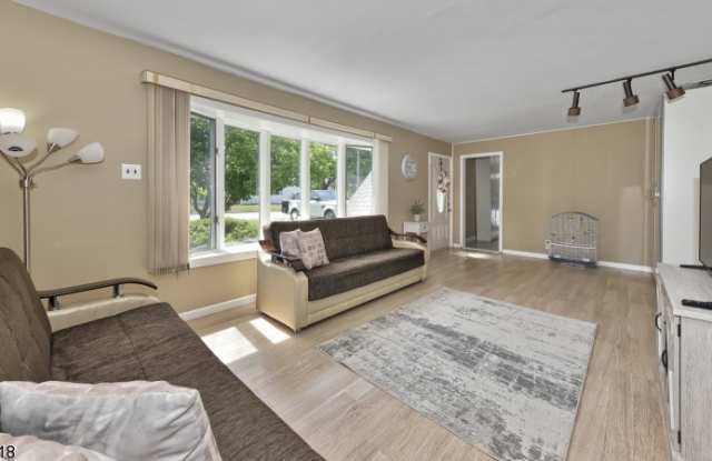 188 CHURCH LN Gallery 3