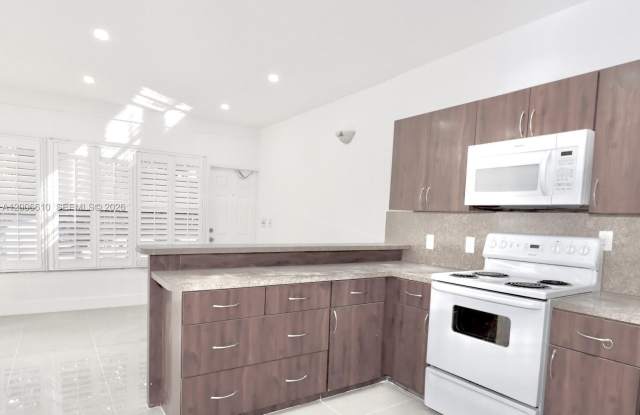 2806 Taylor St photos photos