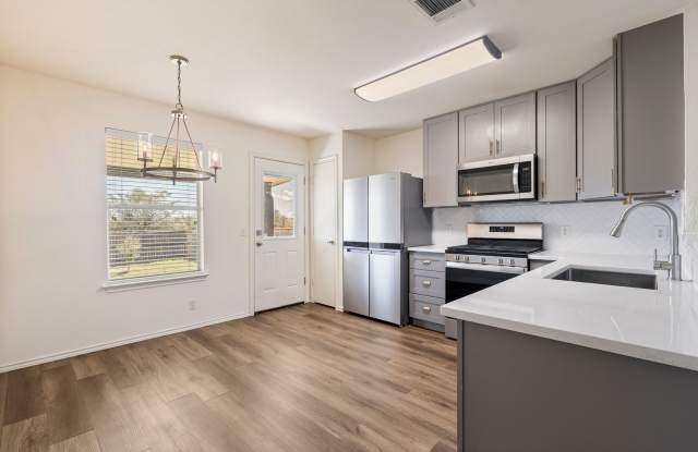 Charming 3 bedroom, 2 bathroom home in Kyle!!! photos photos