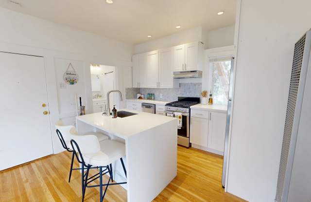 1077  Ashbury Sreeet Gallery 3