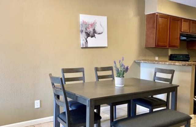 1500 Oleander Apt C Gallery 4
