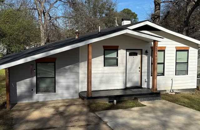 3 bedroom, 2 bath -  Available for immediate move in photos photos