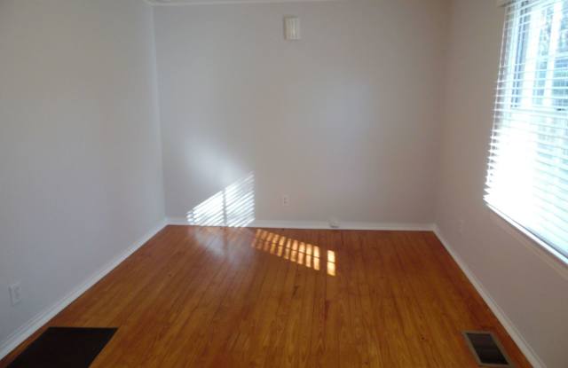 1434 Orange Circle South Gallery 4