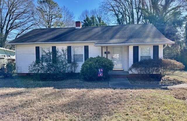 Won't LAST 2 Bedroom 1 bath Home with BONUS ROOM ~ Available Soon photos photos