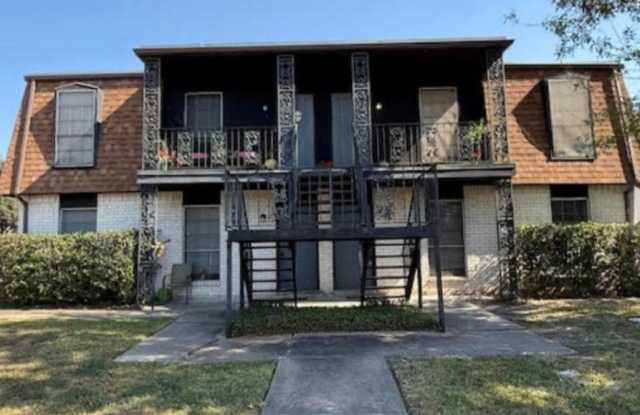 302 Palmwood Drive unit: D - 302 Palmwood Drive, Victoria, TX 77901