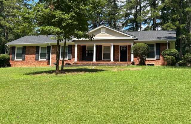 2587 Lakeshore Drive - 2587 Lakeshore Drive, College Park, GA 30337