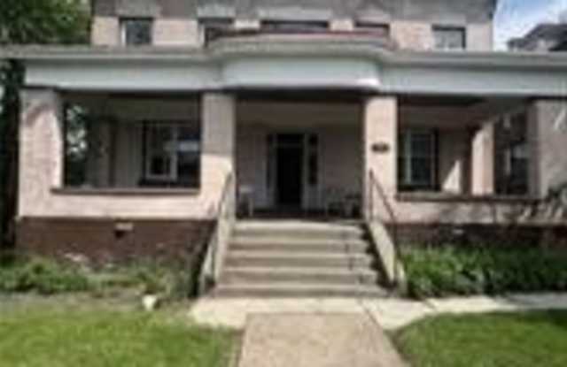 5807 Bartlett St photos photos