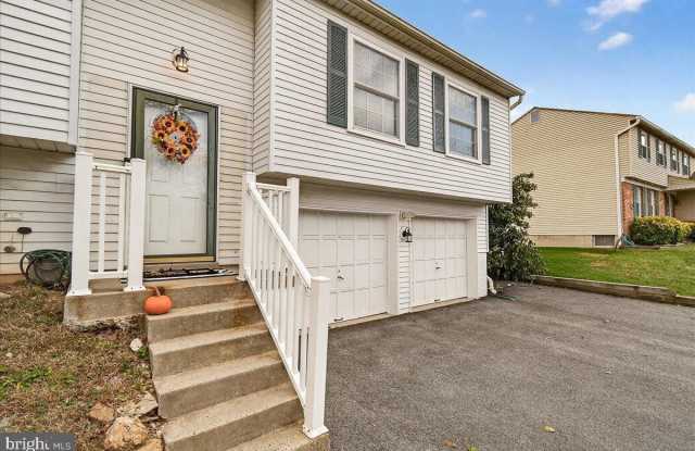 25109 CHIMNEY HOUSE Court Gallery 3