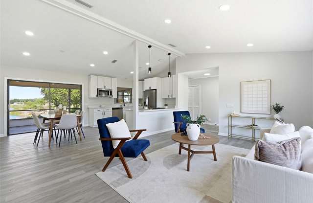 LAKEFRONT • COMPLETELY RENOVATED Gallery 4