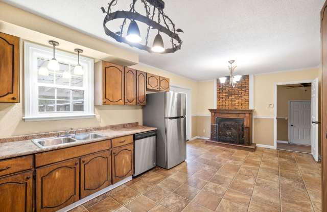 3 Bedroom Pet Friendly Home For Rent! - 2107 7 Mile Ferry Road, Montgomery County, TN 37040