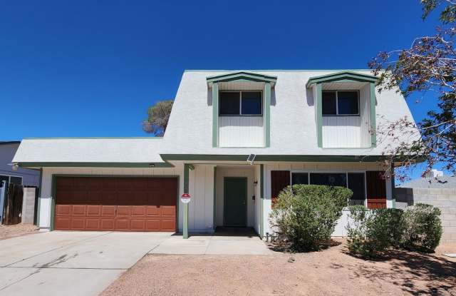 4 Bedroom Two-Story Home with Downstairs Primary Bedroom & Fireplace photos photos