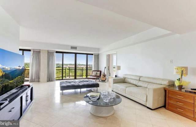 1530 KEY Boulevard Gallery 3