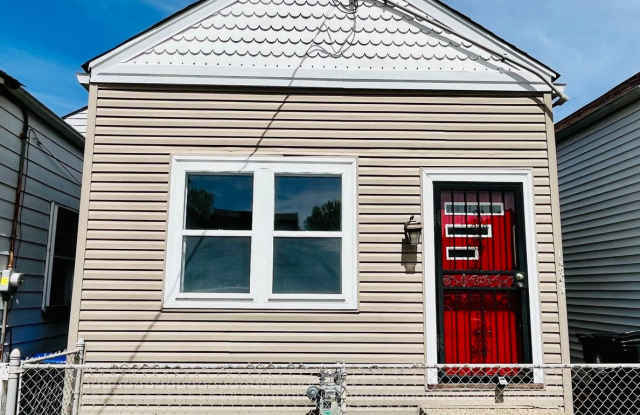 One Bedroom/1.5 Bath Highlands Home with Bonus Finished Basement photos photos