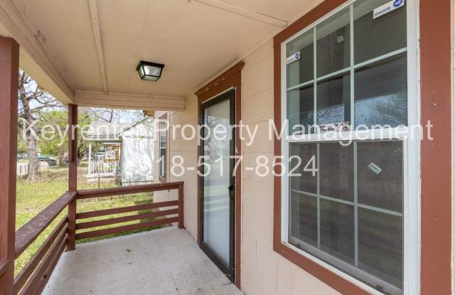 SECTION 8 WELCOME - NEWLY RESTORED - 2 BEDROOM - HARDWOOD FLOORS Gallery 4