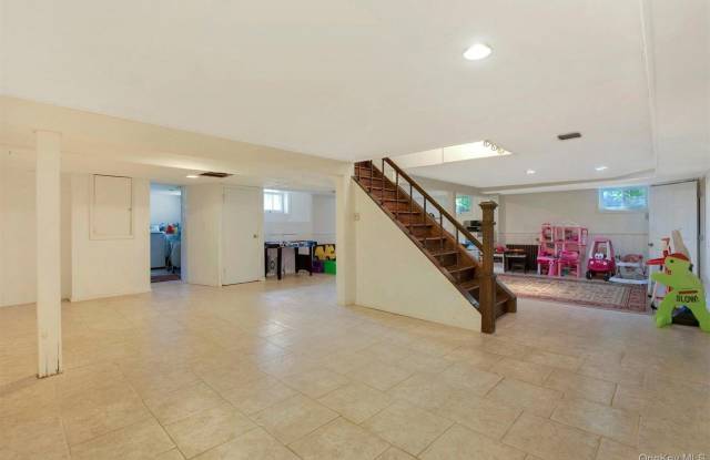 18 Addison Lane Gallery 3