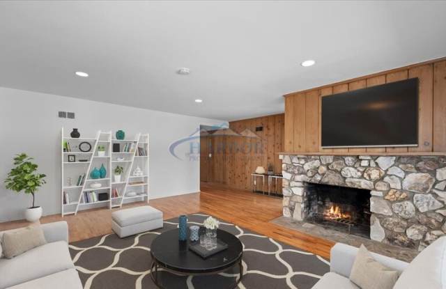 1725 Addison Road Gallery 3