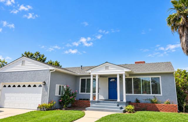 Recently Remodeled 6 BD/3 BA on Dorothy Drive! (Lease out, pending signatures. Check back in a few days!) Gallery 1