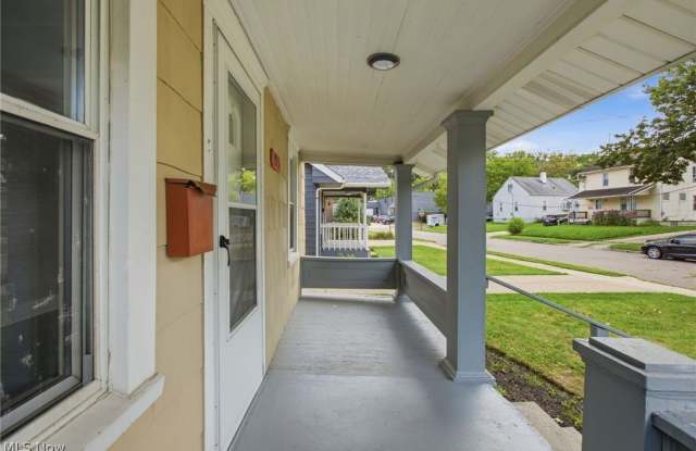 975 Corwin Avenue Gallery 4
