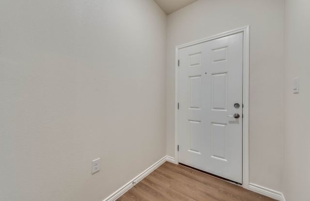 Your Next Chapter Starts in This Silver Leaf Beauty - FIRST MONTH RENT AT $1,999 Gallery 4