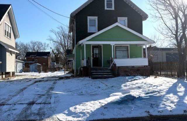 1587 Homewood Avenue SE photos photos